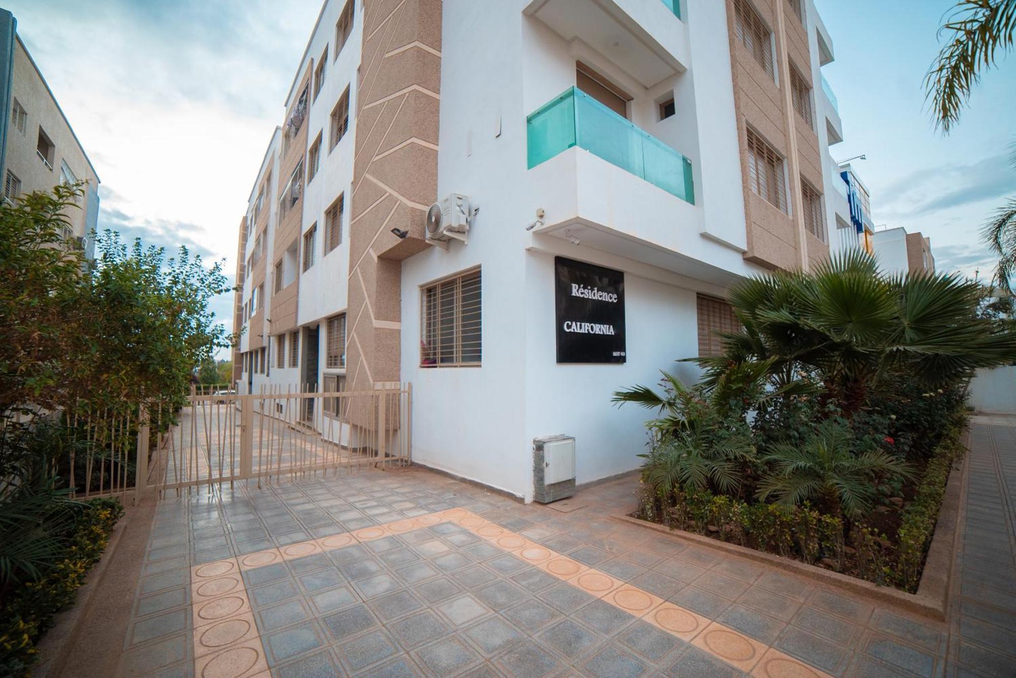 Confort Familial Lumineux Et Spacieux Avec Jardin, Pres De L'aeroport Et A Proximite De Marjane Et De La Foret Apartment Fès