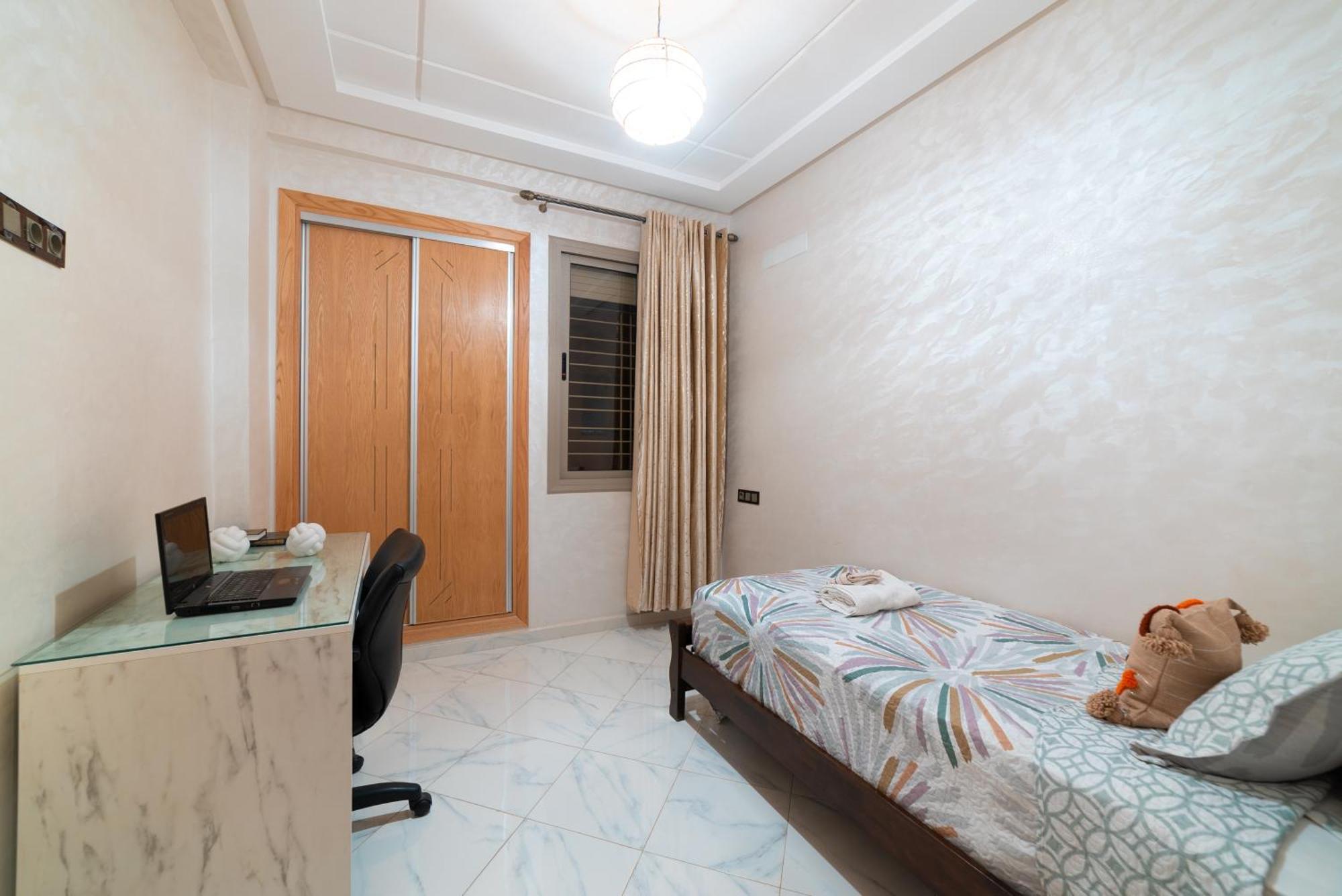 Confort Familial Lumineux Et Spacieux Avec Jardin, Pres De L'aeroport Et A Proximite De Marjane Et De La Foret Apartment