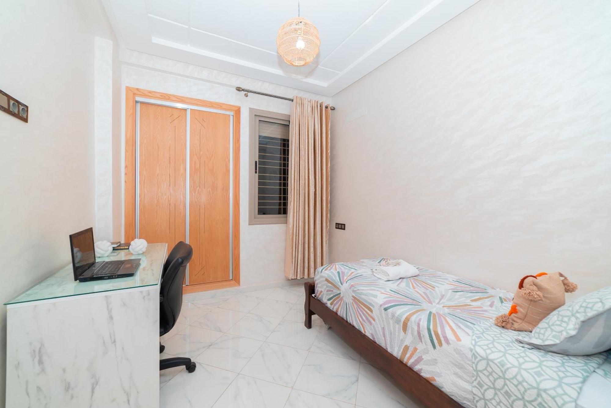 Confort Familial Lumineux Et Spacieux Avec Jardin, Pres De L'aeroport Et A Proximite De Marjane Et De La Foret Apartment Fès
