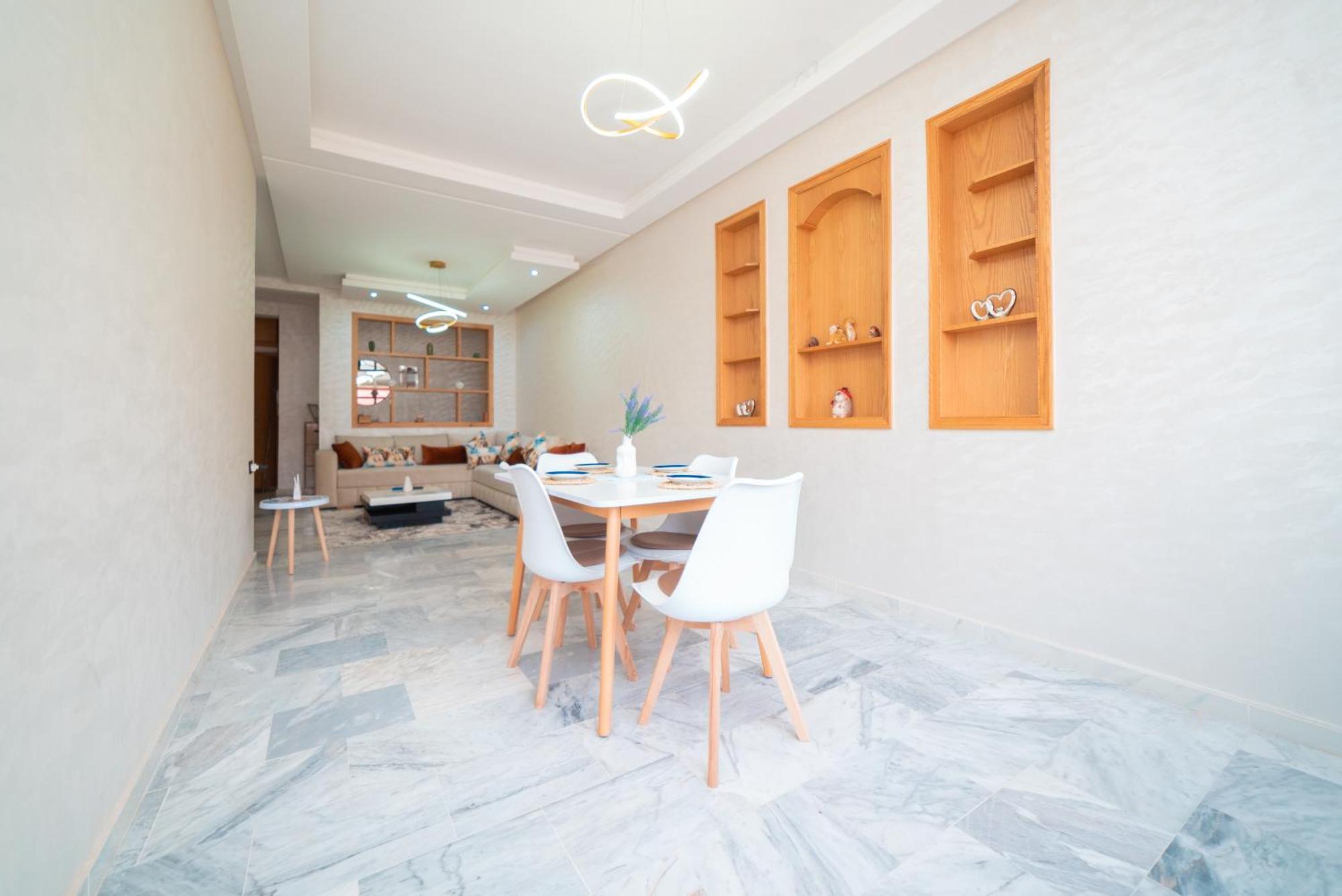 Confort Familial Lumineux Et Spacieux Avec Jardin, Pres De L'aeroport Et A Proximite De Marjane Et De La Foret Apartment